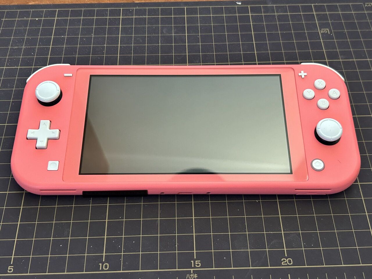 [Nintendo Switch] I’ll change the shell of the Switch Lite.