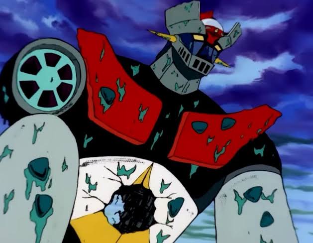 [Mazinger Z] Mazinger is also falling apart.