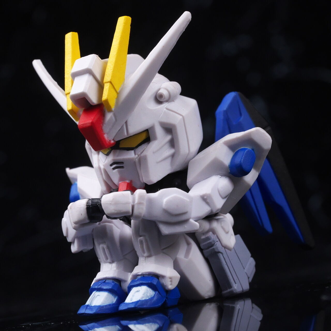 [Mobile Suit Gundam SEED] Even if we say freedom, isn’t that red guy who’s Bon’s partner way more free?