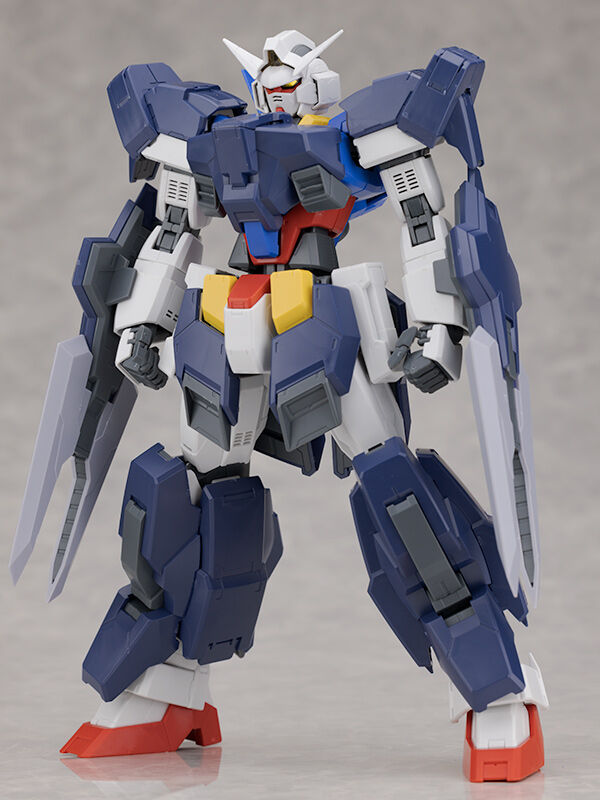 [Mobile Suit Gundam AGE] It’s rare for a full armor to be completely symmetrical.